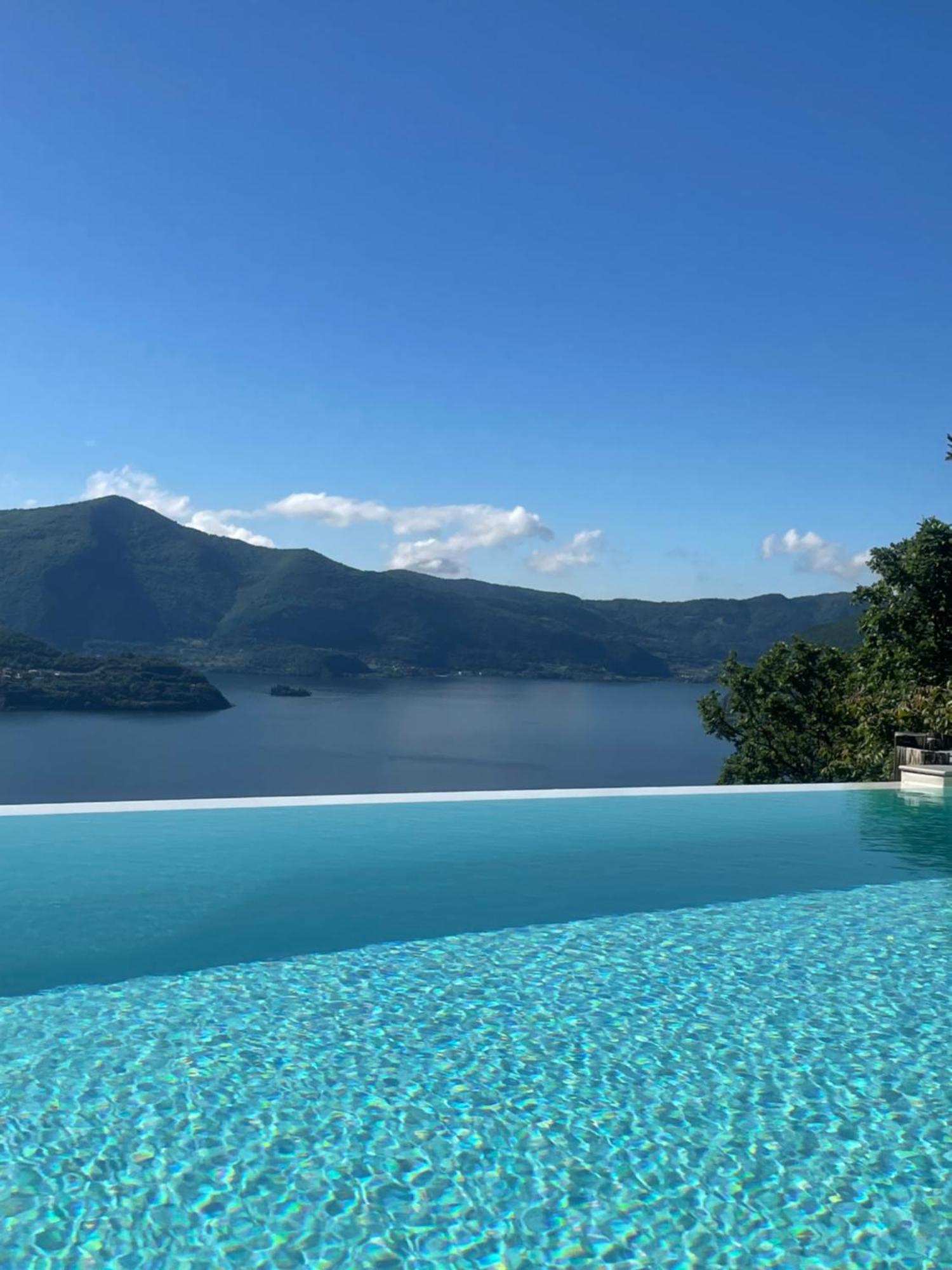 Mia Isola With Lake View, Garden And Swimming Pool Parzanica Exteriör bild