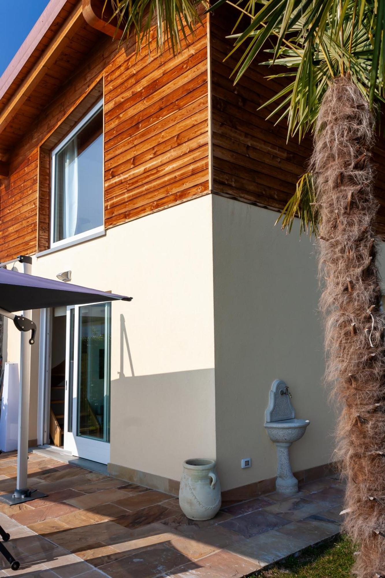 Mia Isola With Lake View, Garden And Swimming Pool Parzanica Exteriör bild