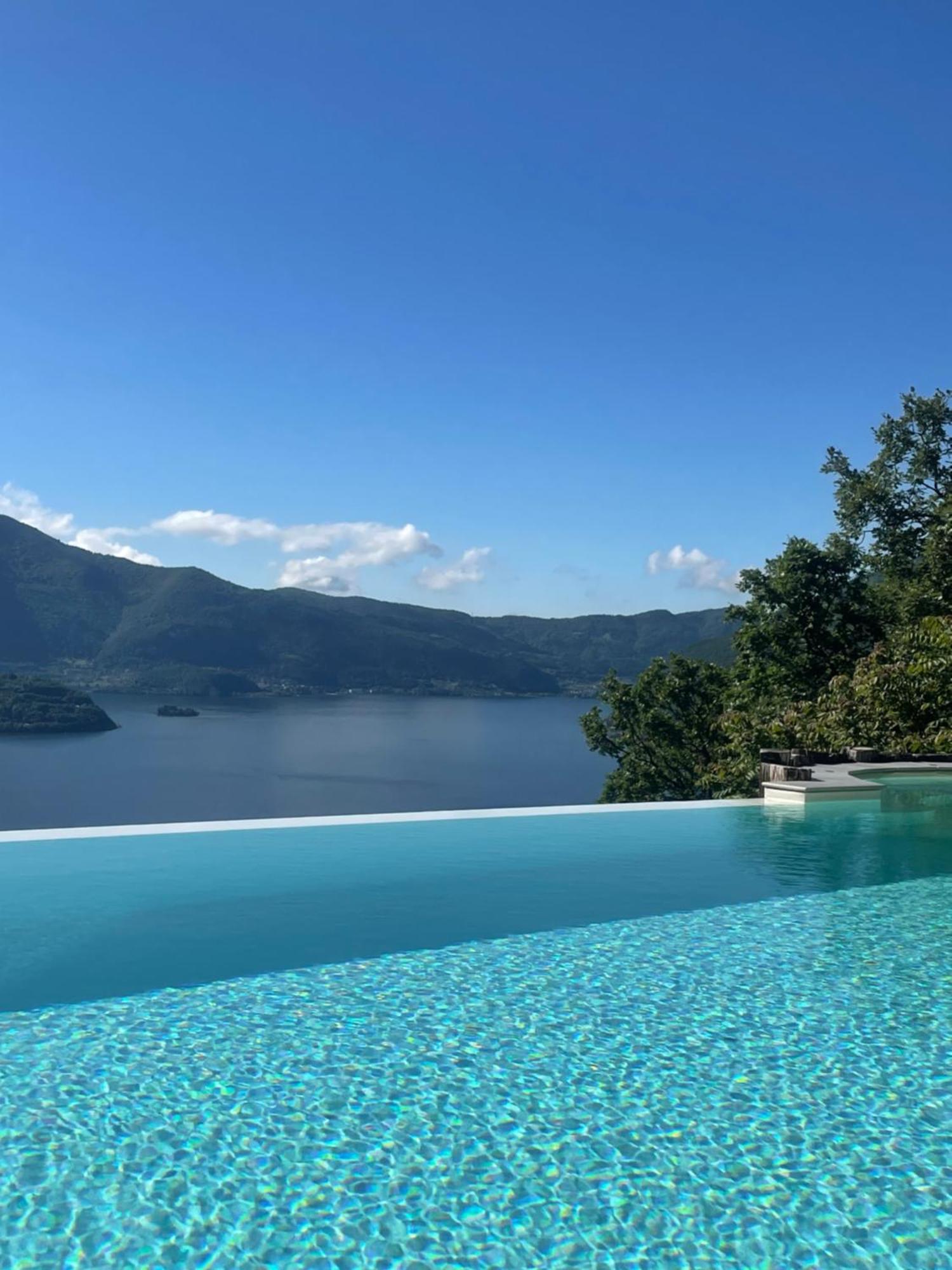 Mia Isola With Lake View, Garden And Swimming Pool Parzanica Exteriör bild
