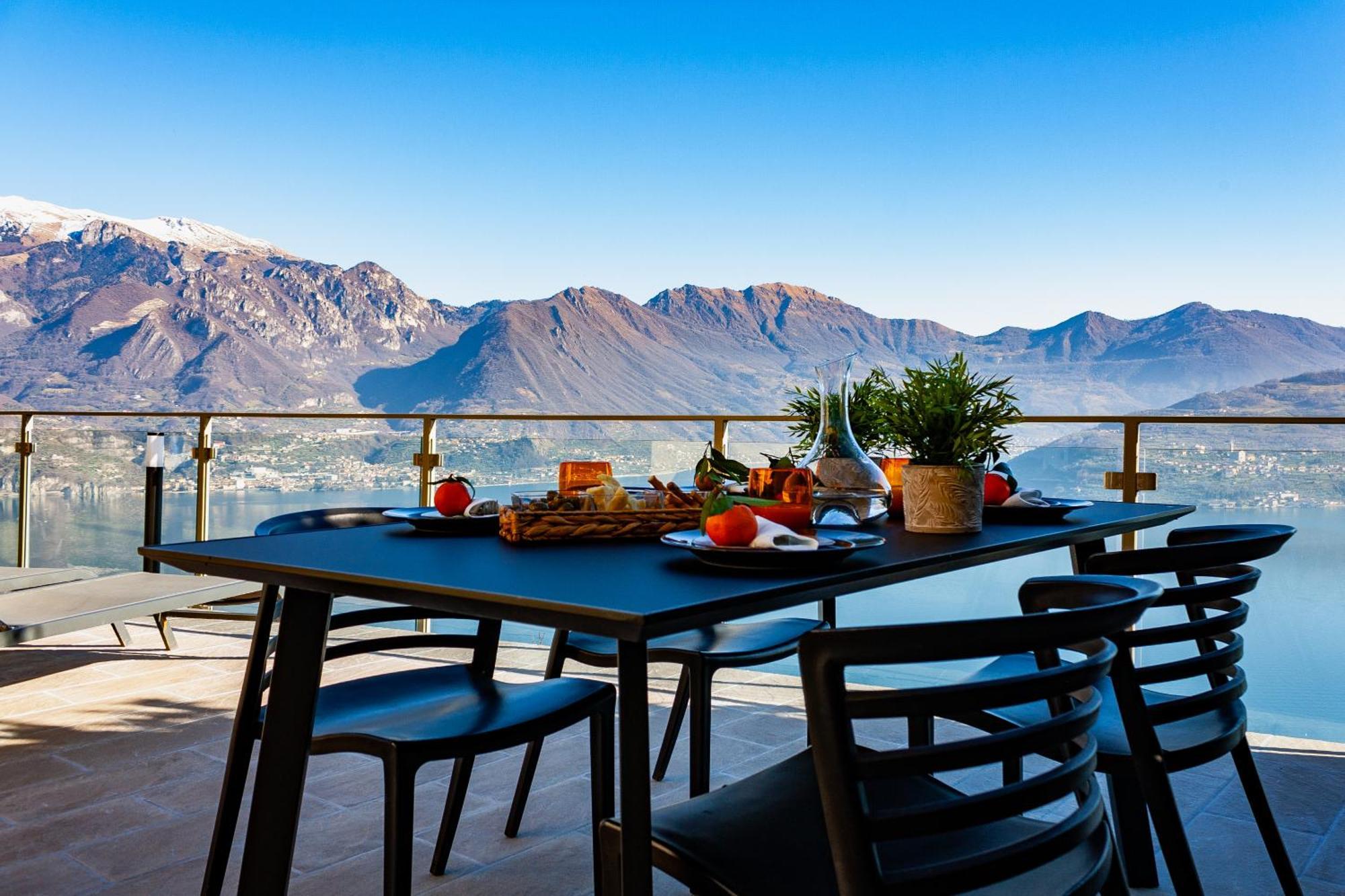 Mia Isola With Lake View, Garden And Swimming Pool Parzanica Exteriör bild